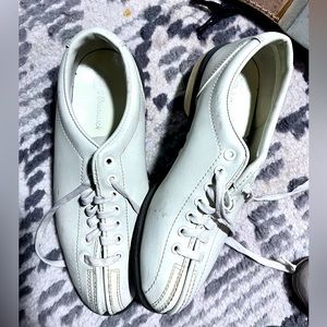 Lady Brunswick White Leather bowling shoes women’s size 7 and a half